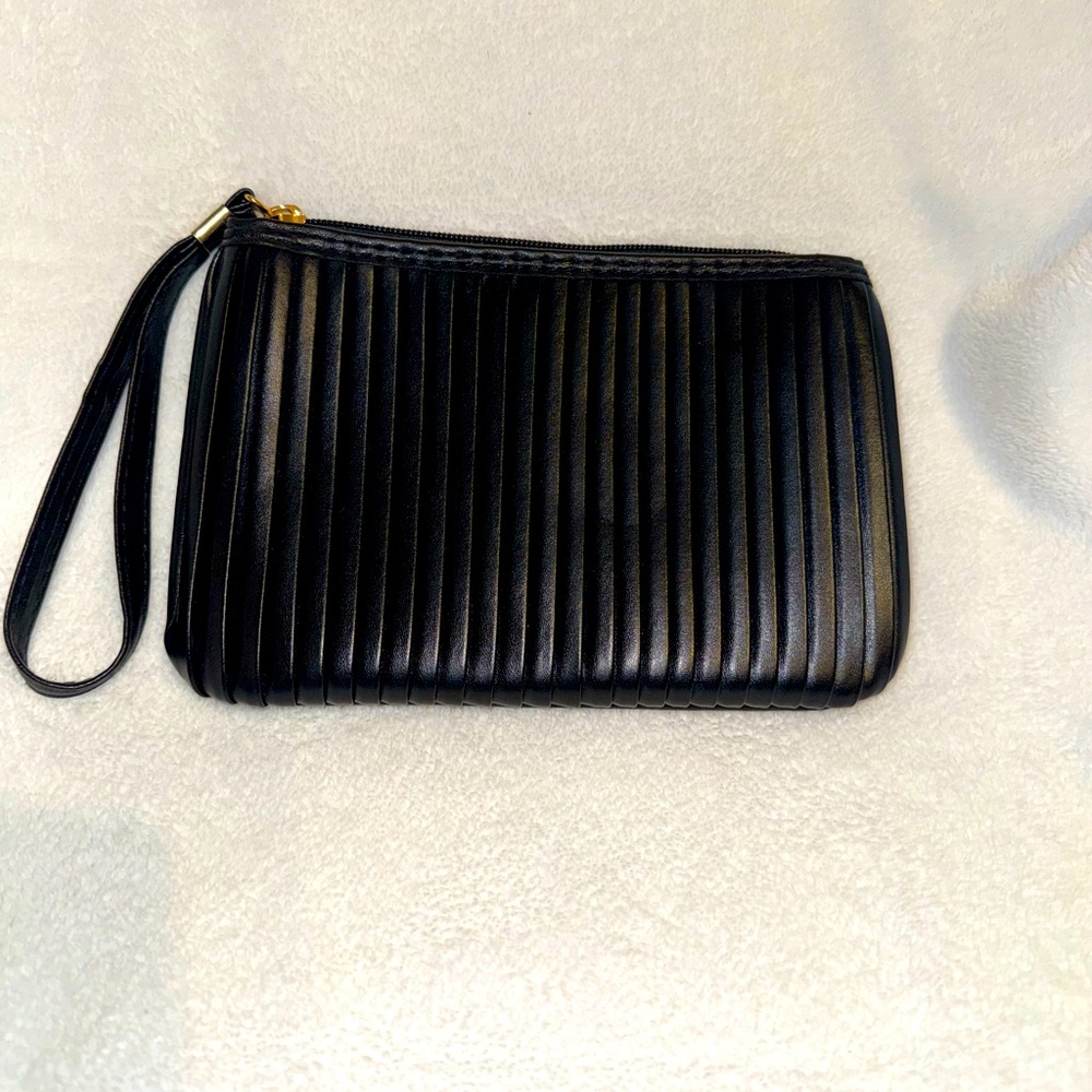 Black wristlet
